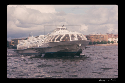 Untitled, Ferry to Peterhof Palace, Leningrad, Russia, 1974 (WL00198: Series of 15)